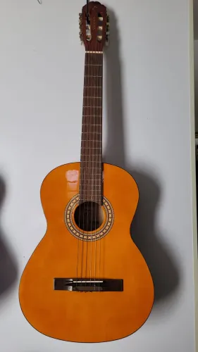 Violão da marca Vogga acústico nylon.