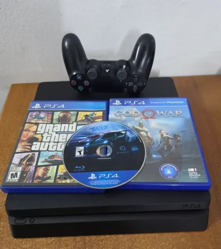 Playstation 4 Slim 1Tb com GTA V, God of War e Need For Speed