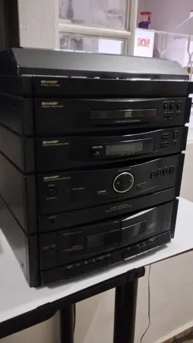 Rádio antigo com detalhes