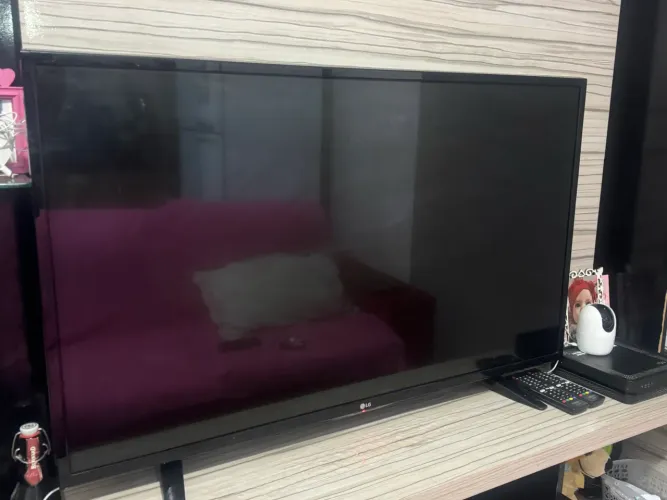 Vendo TV SMART LG 43 polegadas ler anúncio
