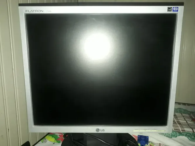 Monitor 17pol. Roteador 