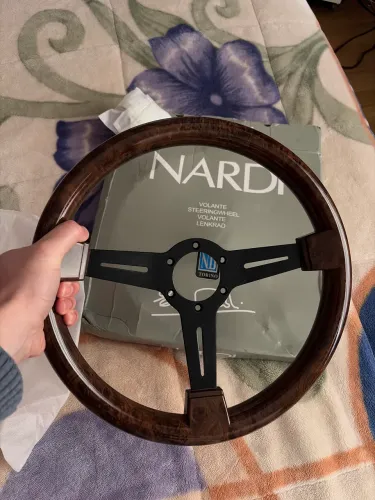Volante Nardi estilo madeira