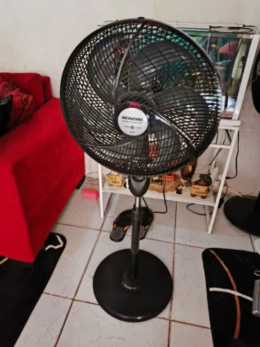 Ventilador de pé Mundial
