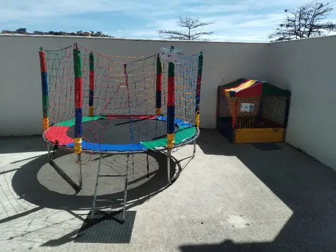 Aluguel de Cama Elástica e Escorregador - Festa Mais Animada Sem Complicação!