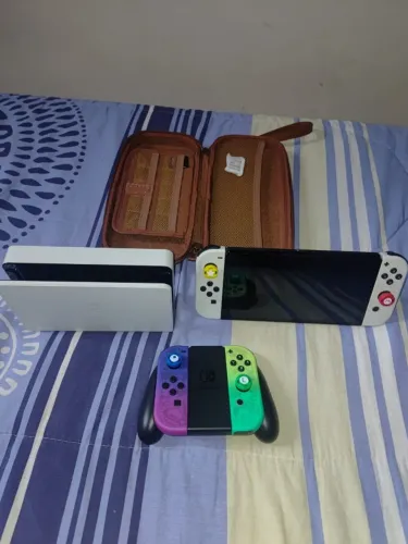 Nintendo Switch Oled Branco + 4 Joycons + Case Para Transporte + Cabo Lan Cat7,sem marcas