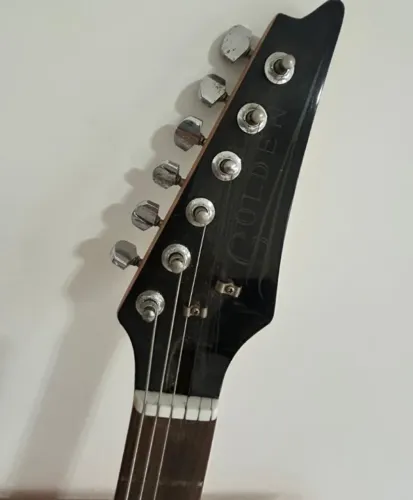 Guitarra Golden elétrica preta 