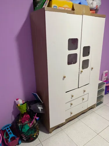 Guarda roupa infantil