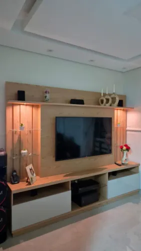 Estante linda e moderna