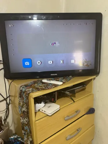 Vendo tv pra peça