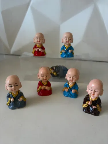 Mini Buda decorativo em resina