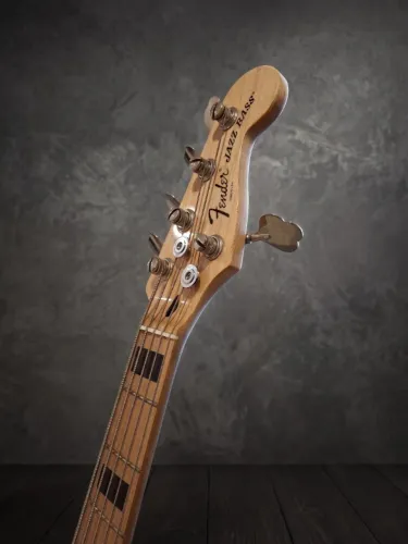 Baixo Fender Jazz Bass American Deluxe V Active