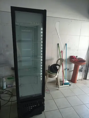 Expositora slin bem conservada