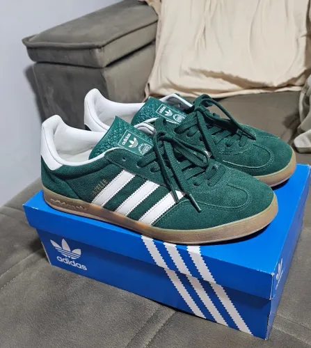 Tenis Adidas Gazelle indoor 41, original, pouquíssimo usado.