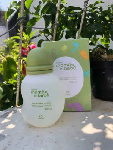 Água de colônia mamãe e bebê Natura 