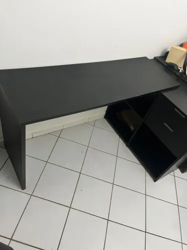 Mesa de escritório em L