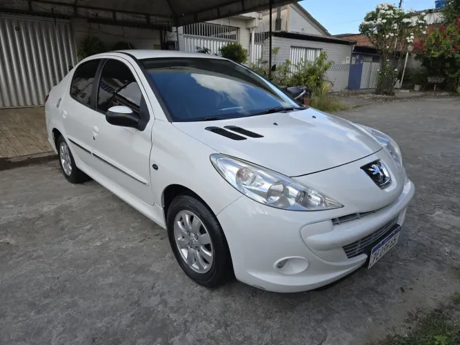 Peugeot 207 Sed. Passion XR Sport 1.4 Flex 8V 4P 2013