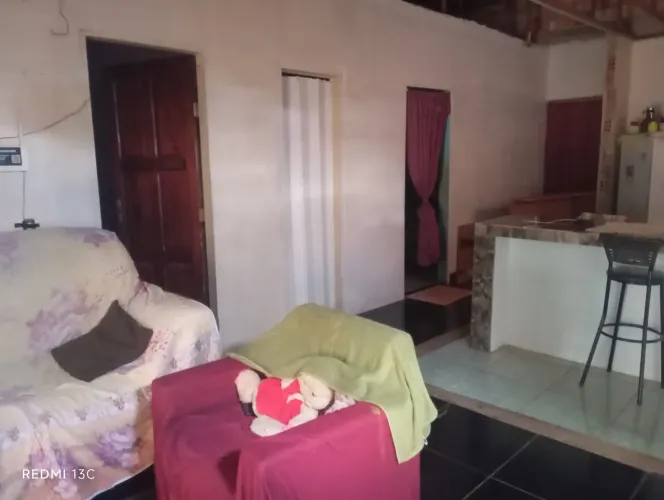 Vendo casa bem localizada