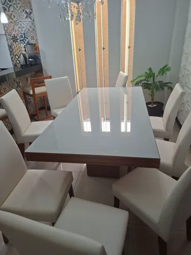 Mesa madeira imbuia com 8 cadeiras