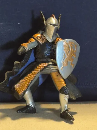 cavaleiro medieval de fantasia da Papo (especificamente da linha Fantasy World)