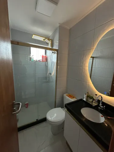Vendo pia de mármore com cuba para banheiro/ lavabo