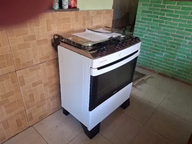 Vende-se Fogão - 5 bocas - Branco - marca: Mueller. Bem conservado
