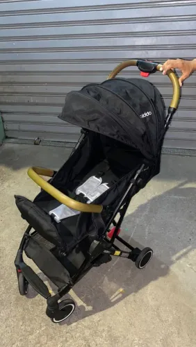 Vende-se carrinho de bebê