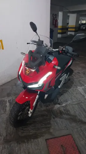 HONDA ADV 2023 com 6 mil km NOVA