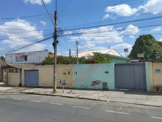 Casa com 2 dormitórios à venda, 226 m² por R$ 465.000 - Vila Santa Efigênia - Goiânia/GO