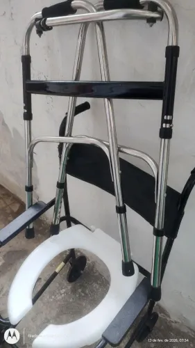 venda casada cadeira de rodas de banho junto com andador 550 pra levar aceito cartão 