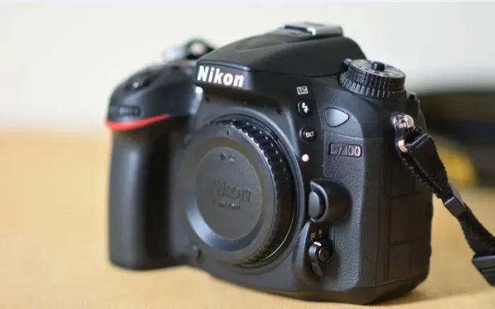 Nikon D7100 + 50mm f/1.8 + 3 baterias