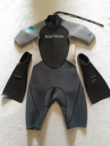 Roupa Neoprene Body Glove e Nadadeiras Cobra Sub Rondine 34/36