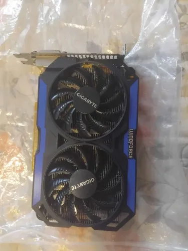 Vendo placa de vídeo NVIDIA GeForce GTX 960 de 2GB com defeito.