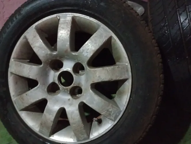 Rodas aro 14 quatro furos com pneus