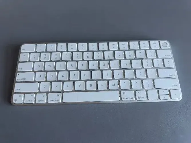 Apple Magic Keyboard com Touch ID branco