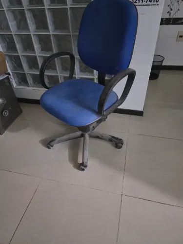 Cadeira escritório giratória