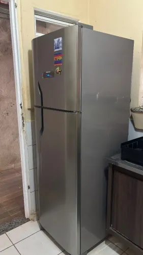 Geladeira Electrolux Frost Free 371L