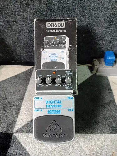 Pedal Digital Reverb Behringer Dr600