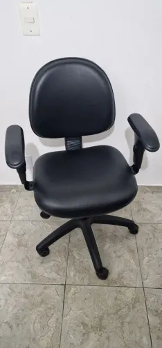 Cadeira de escritório com rodas