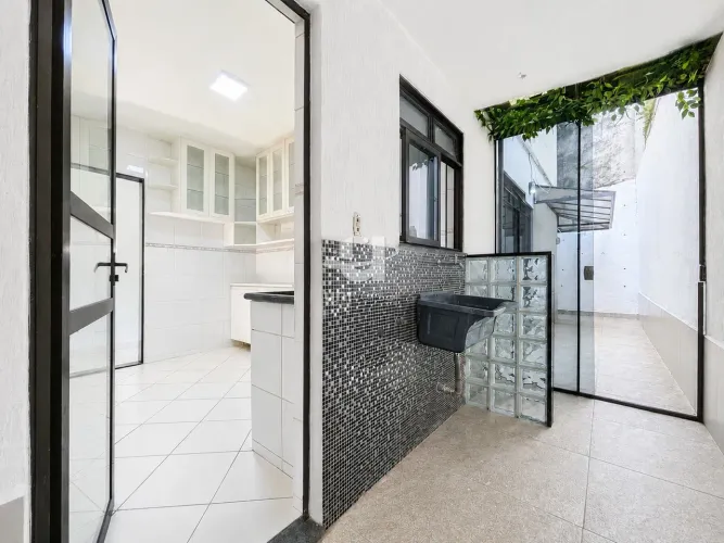 Apartamento Térreo 2 Quartos (1 Suíte) com Área Externa Jardim Laranjeiras