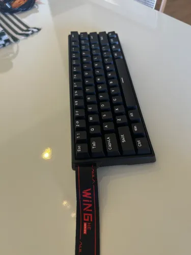 Teclado MAGNÉTICO gamer Aula Win 60 HE