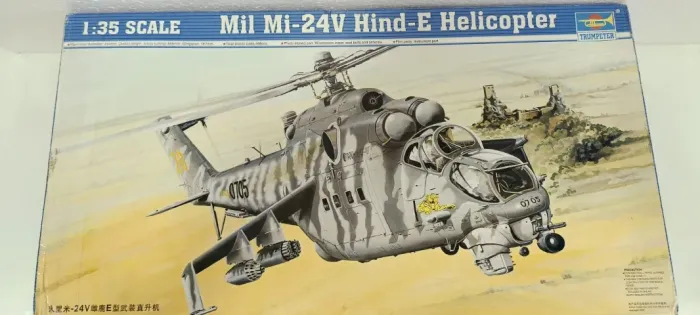 Kit Plast p montar Helicoptero Mil MI-24V HInd 1:35 scale 