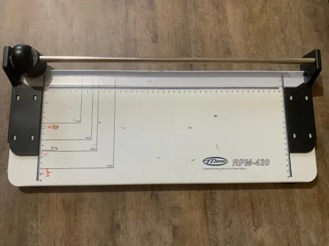 Refiladora de Papel A3 RPM 420 Menno - Semi Nova na Caixa