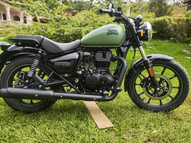 Meteor 350 / Fireball Green - Letícia