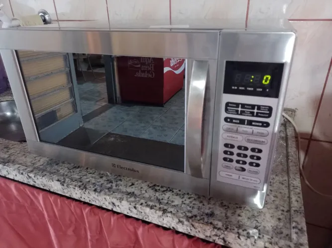 Microondas Eletrolux 31 litros inox( pix- visa)