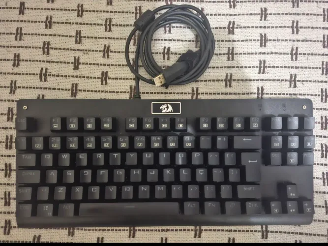 Teclado Mecânico Redragon Dark Avenger, LED Rainbow - K568R