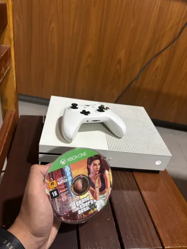 Xbox One S + Controle Original + Jogo GTA V
