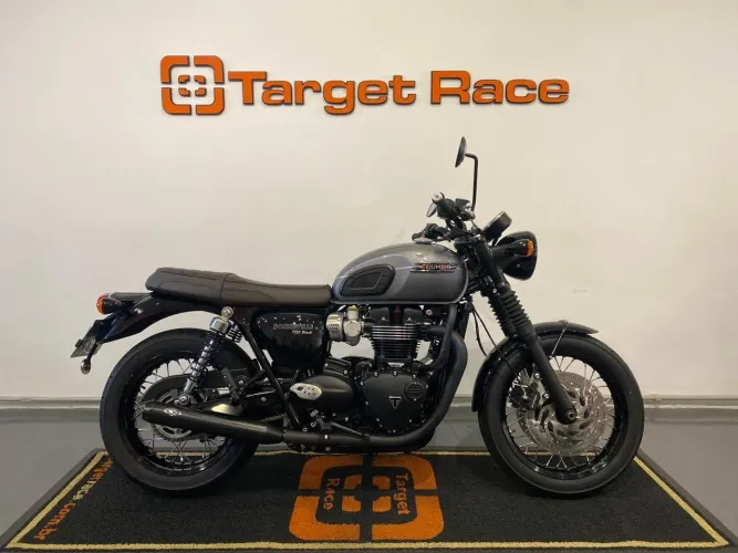 Triumph Bonneville T120 Black