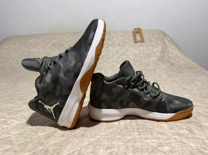Jordan B fly River Rock 