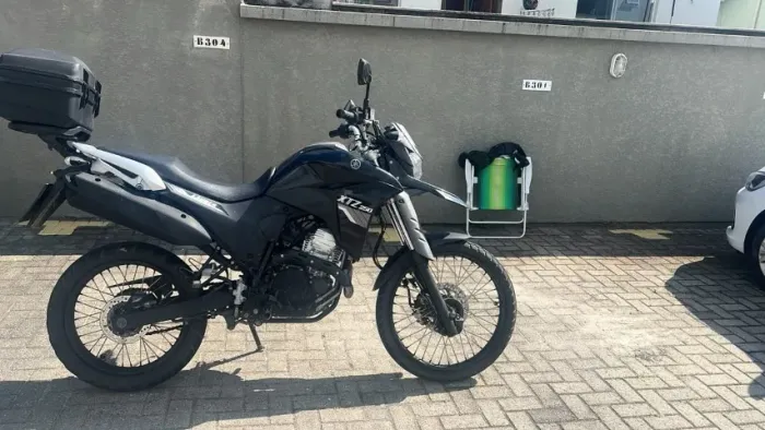 Yamaha XTZ 250 Lander 2022 - Baú - 11.626km