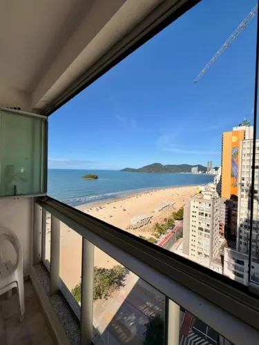 Locação anual - Apartamento 3 dormitórios frente mar com 1 vaga - Balneário Camboriú